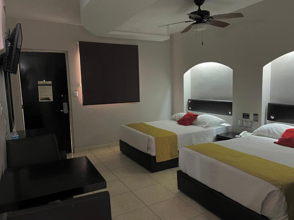 Standard Twin Room room - Image 3