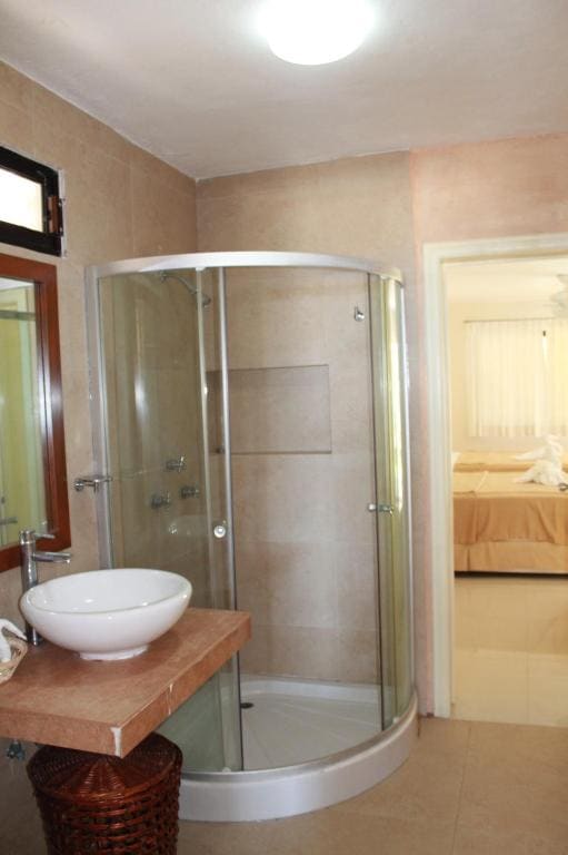 Apartment with Kitchenette room - Image 2