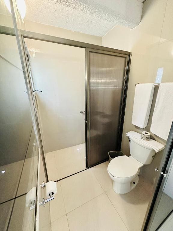 Superior Triple Room room - Image 1