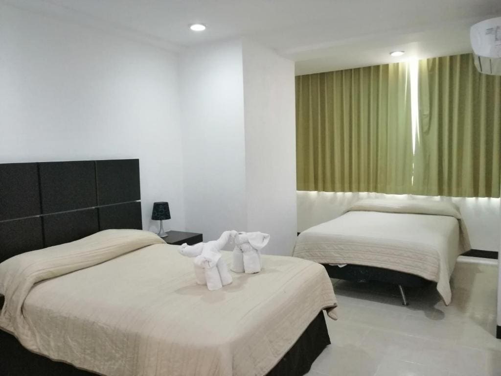 Standard Family Room room - Image 2