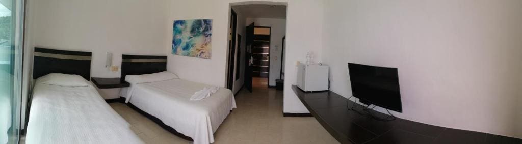 Standard Triple Room room - Image 2