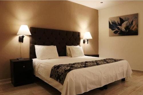 Deluxe Room room - Image 1