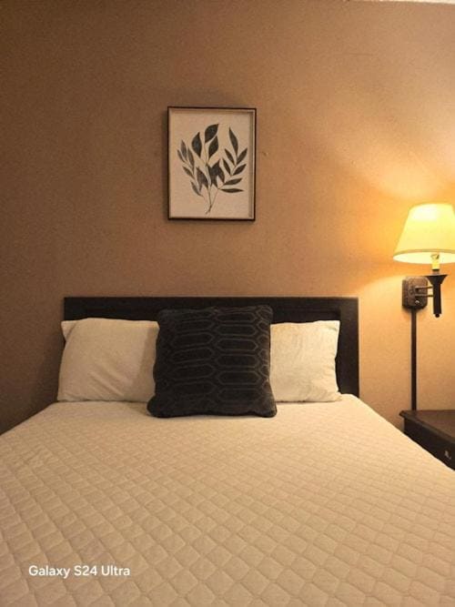 Small Double Room room - Image 1