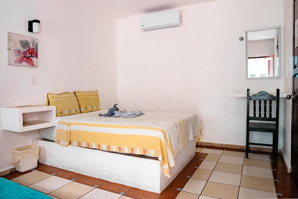 Double Room with Garden View room - Image 2