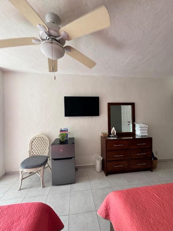 Quadruple Room room - Image 2