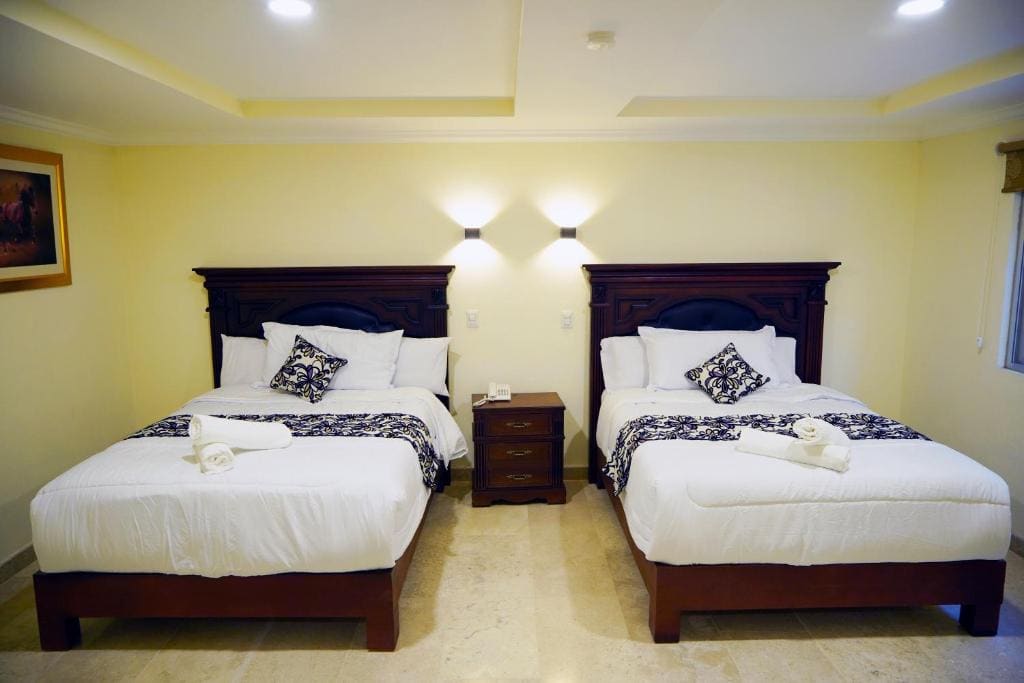 Standard Family Room room - Image 1