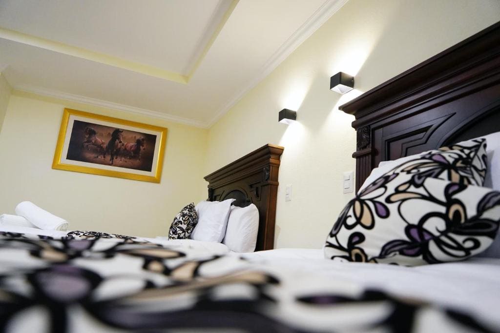 Standard Family Room room - Image 3