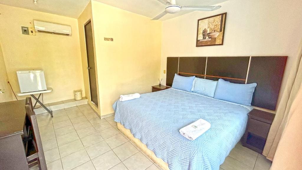 Comfort Triple Room room - Image 2