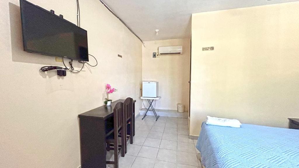 Comfort Triple Room room - Image 3