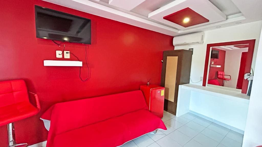 Standard Family Room room - Image 3