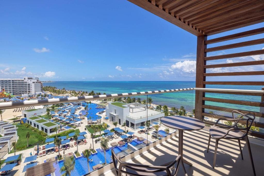 Luxury Junior Suite Ocean View Diamond Club room - Image 1