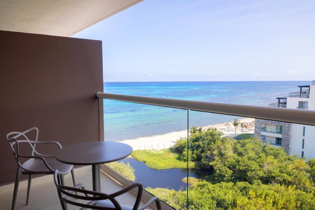 Luxury Junior Suite room - Image 2