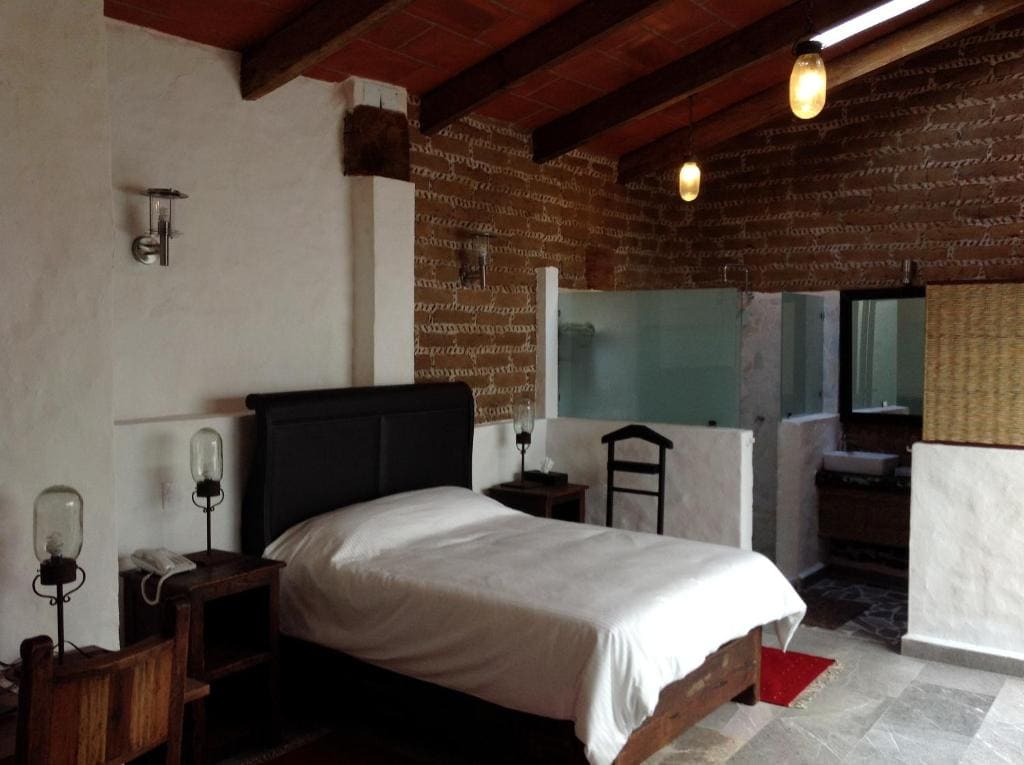King Suite room - Image 2