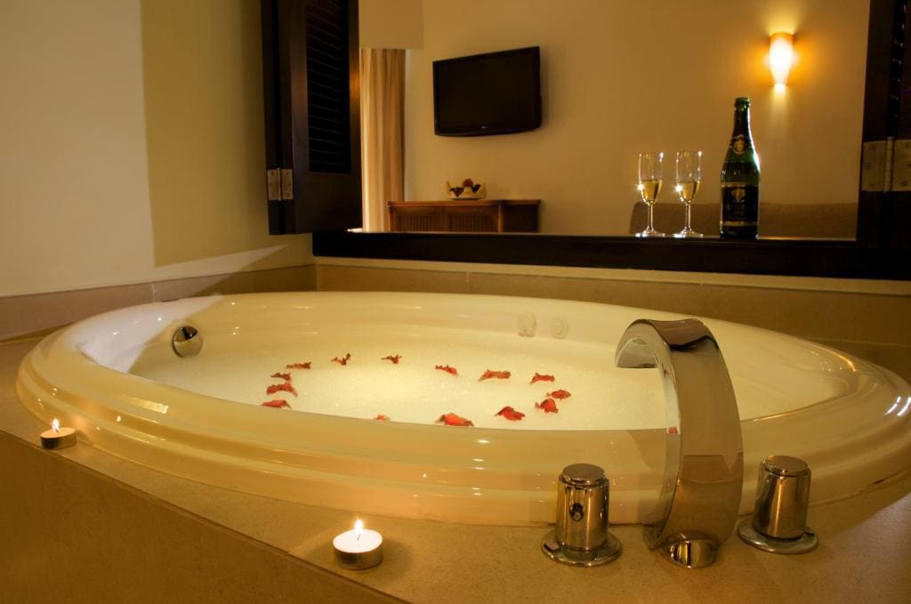 Select Club Deluxe Adults Only room - Image 1