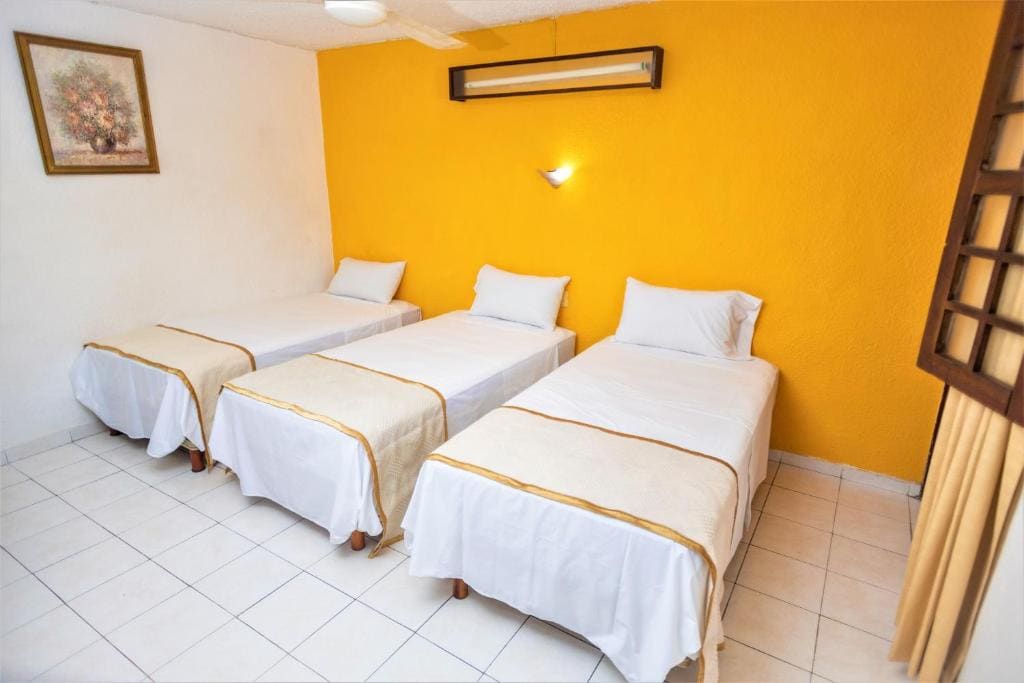 Basic Triple Room room - Image 3