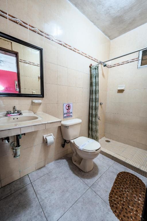 Standard Twin Room room - Image 1