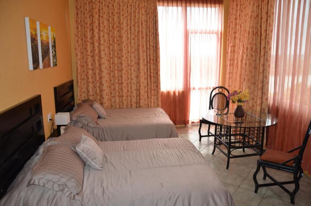 Quadruple Room room - Image 2
