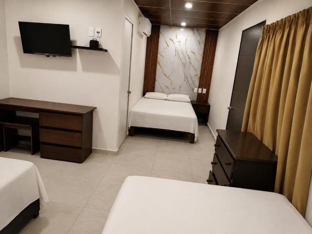Family Room room - Image 2