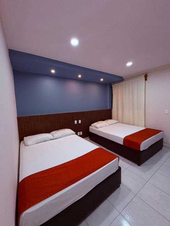 Quadruple Room room - Image 1