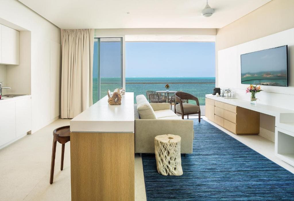 Vantage Club Master Suite Ocean Front room - Image 2