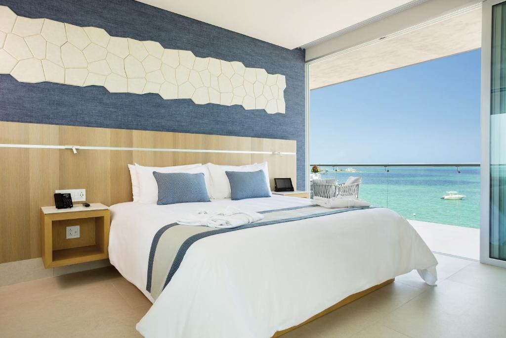 Vantage Club Master Suite Ocean Front room - Image 1