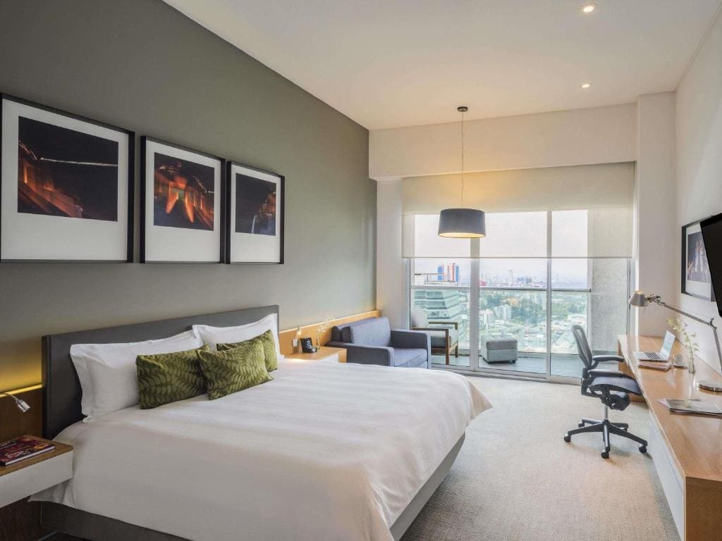 Premier Queen Room with Two Queen Beds and View room - Image 3