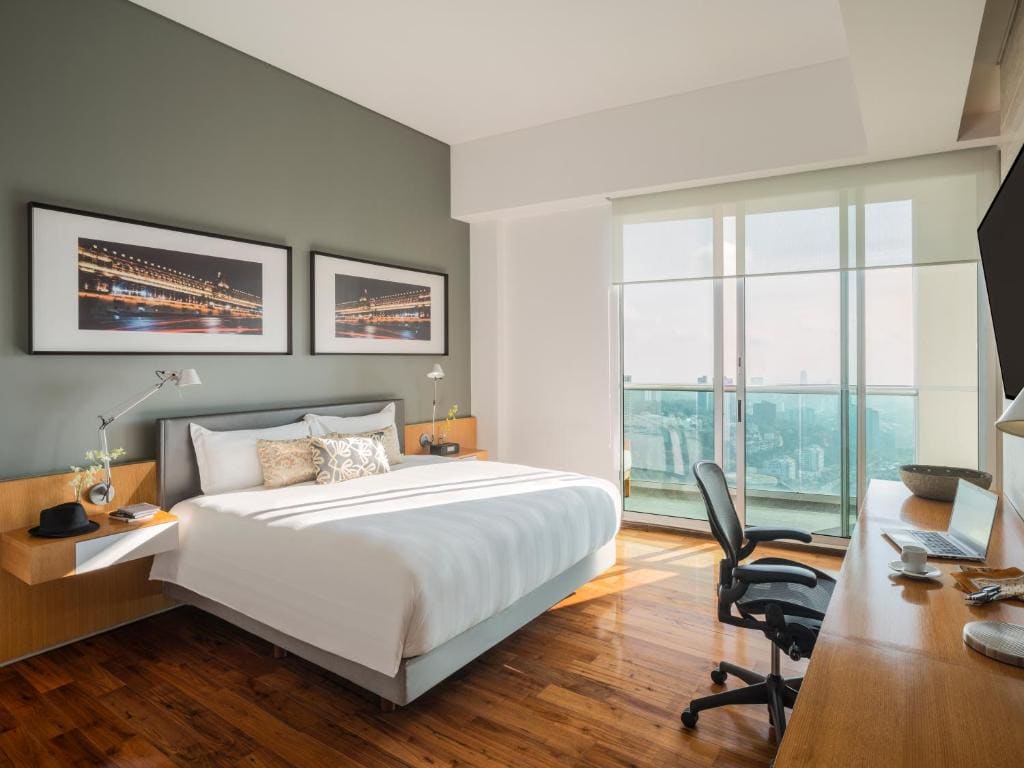 Studio King Suite with View and Balcony room - Image 1
