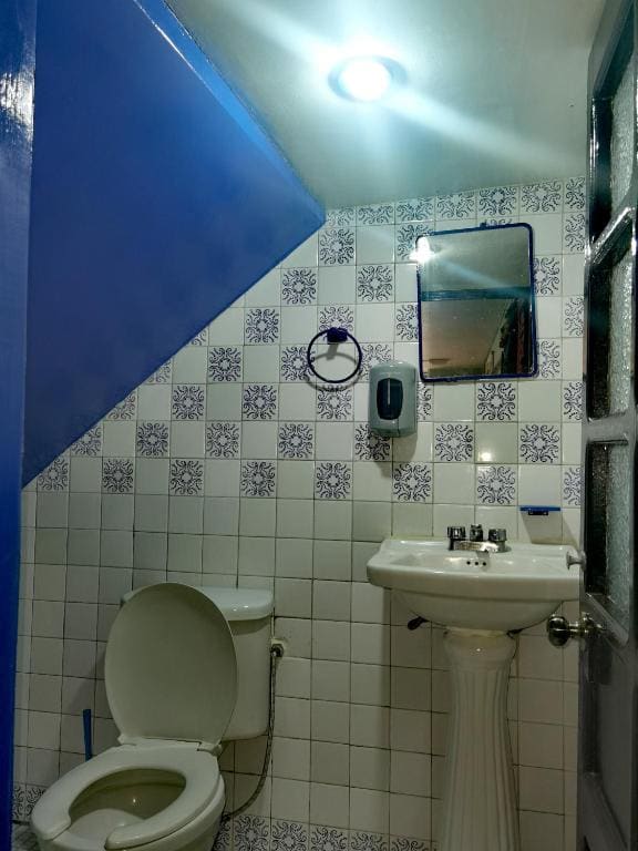 Quadruple Room with Shared Bathroom room - Image 1