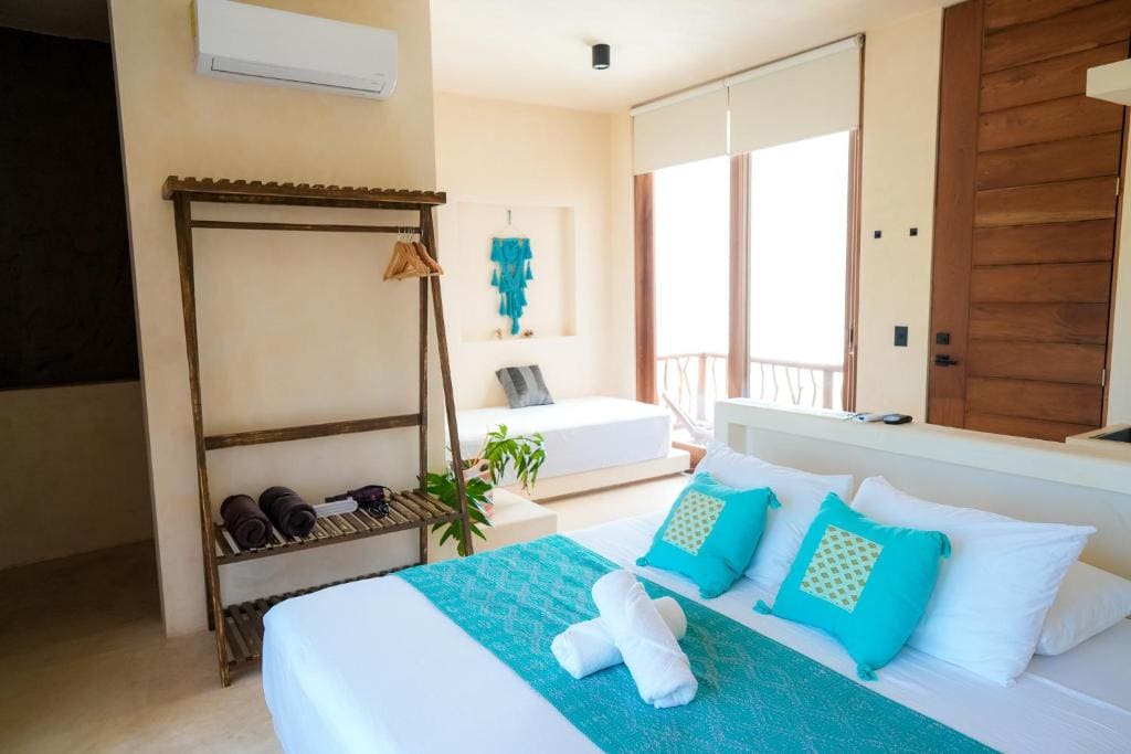 Deluxe King Suite room - Image 3