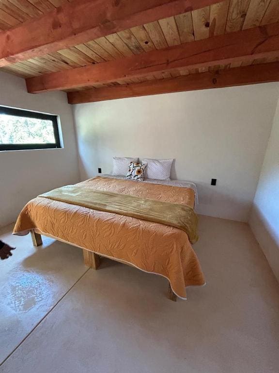 Family Room with Private Bathroom room - Image 2