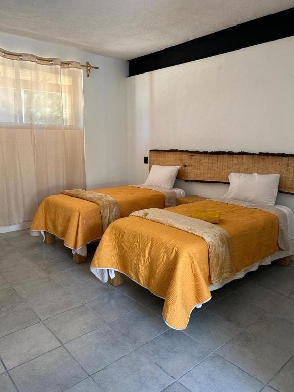 Twin Room with Private Bathroom room - Image 2
