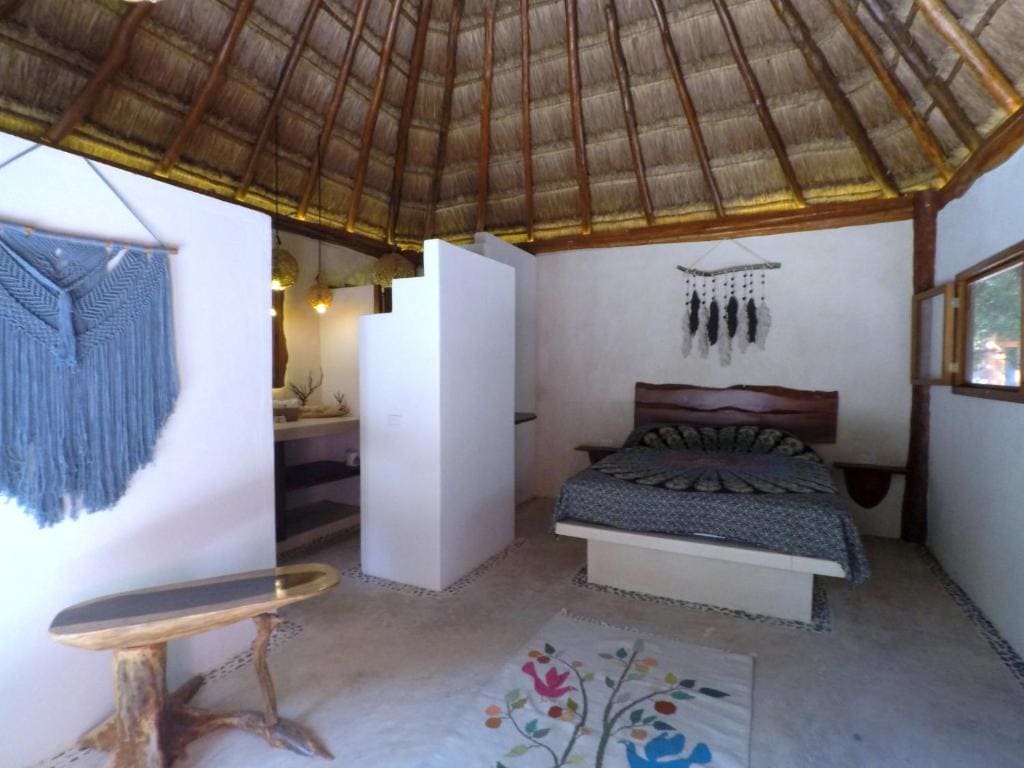 Deluxe Suite with Spa Bath room - Image 1