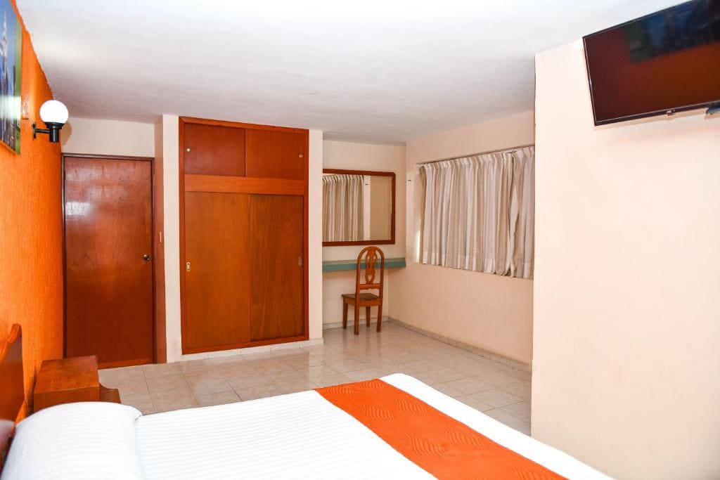 Superior Queen Room room - Image 2