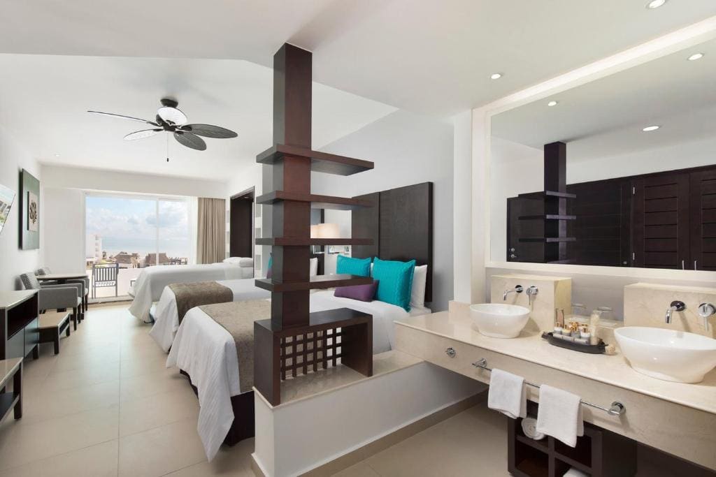 Platinum Family Room room - Image 1