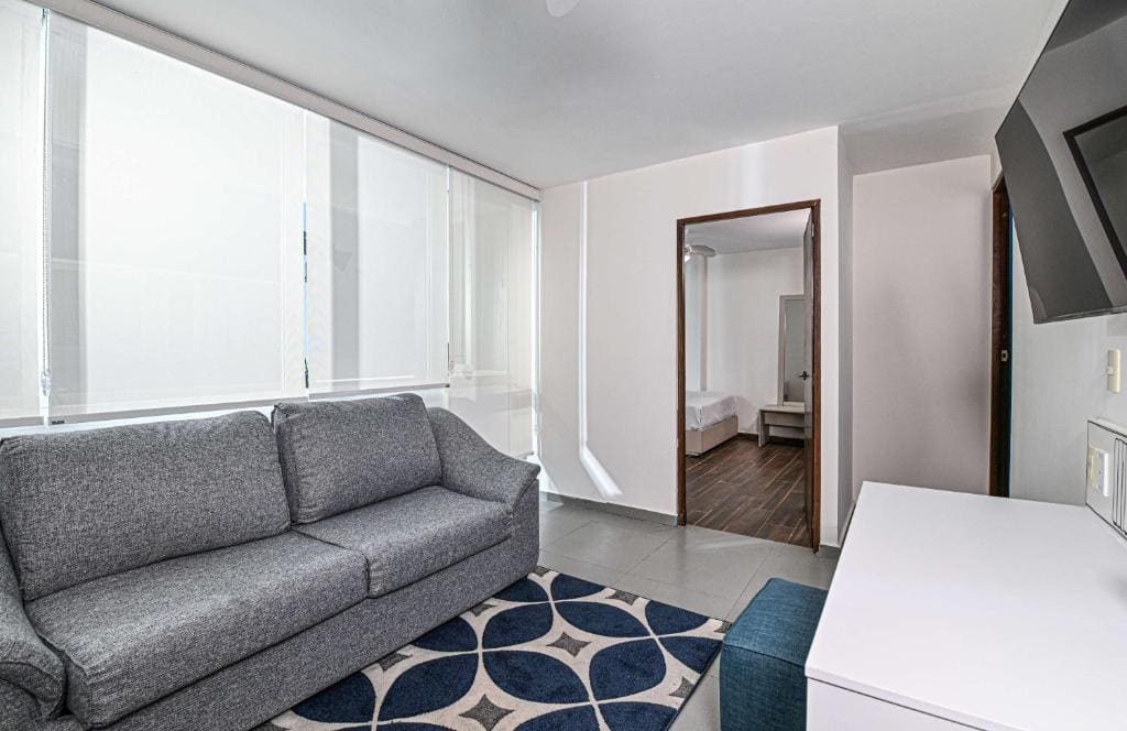 Suite with Two Double Beds and Sofa Bed - Non-Smoking room - Image 2