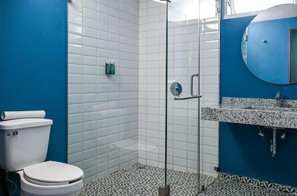 King Room - Non-Smoking room - Image 3