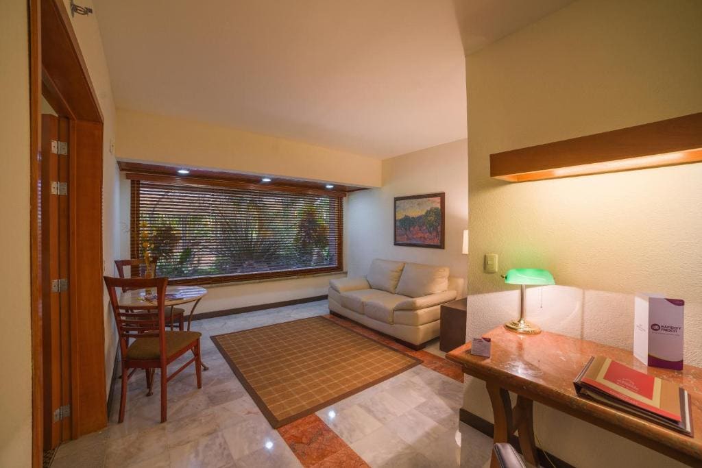Junior King Suite - Non-Smoking room - Image 1