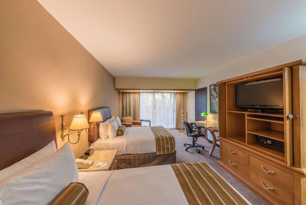 Double Room with Two Double Beds - Non-Smoking room - Image 1