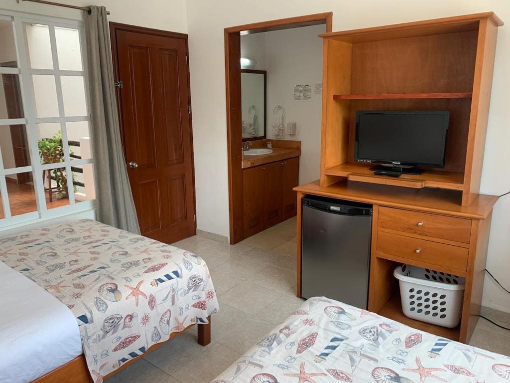Standard Twin Room room - Image 1