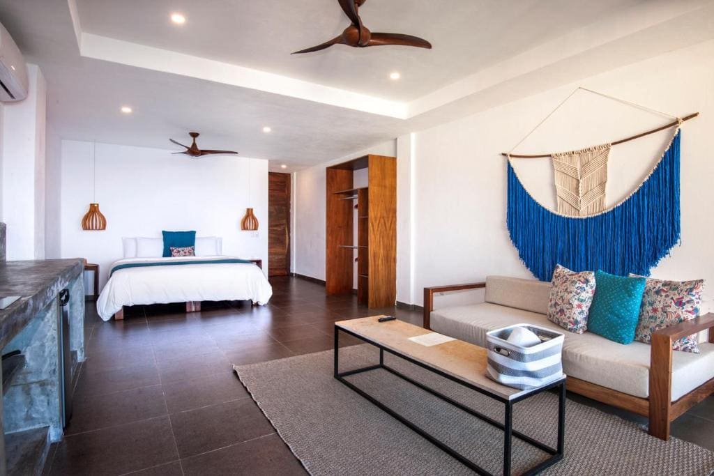 Junior Suite with Ocean View room - Image 3