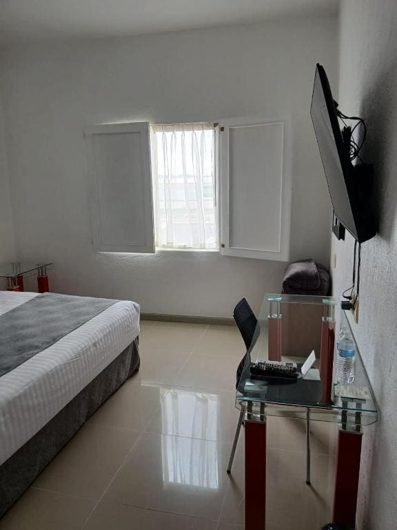 Standard Double Room with Two Double Beds room - Image 2