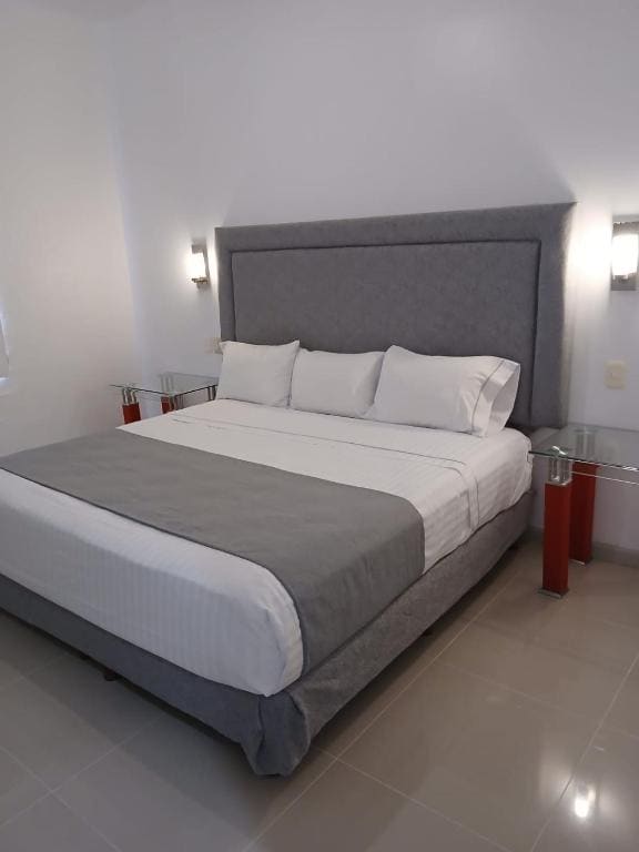 Standard Double Room with Two Double Beds room - Image 3