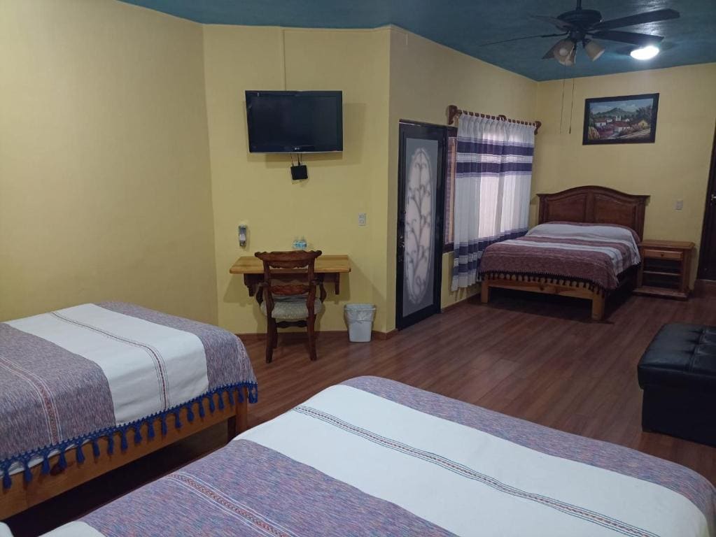 Family Room room - Image 1