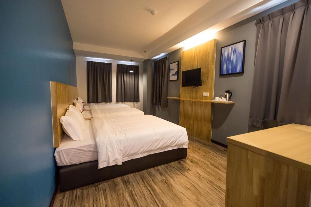 Family Room room - Image 3