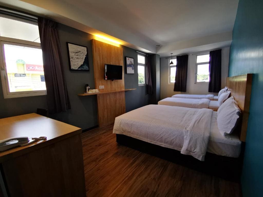 Family Room room - Image 1