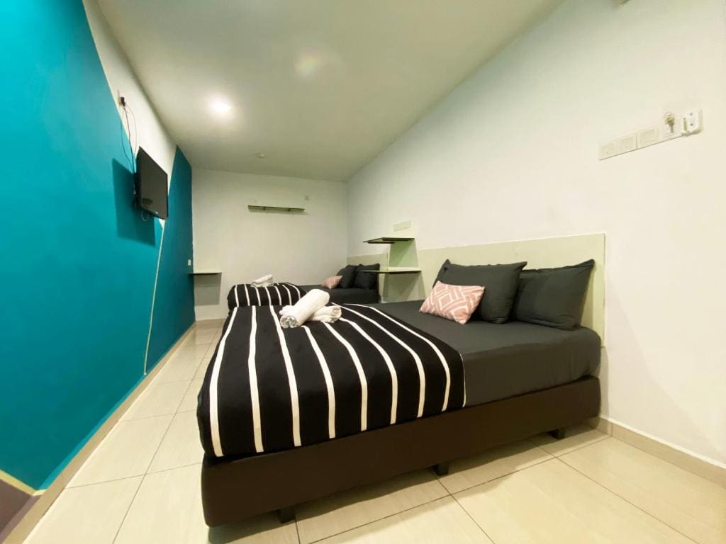 Room room - Image 1