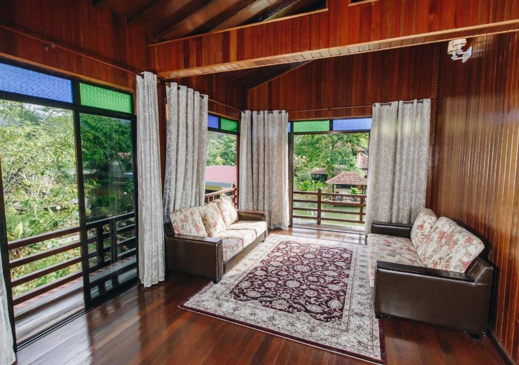 Bungalow - Water Front room - Image 2