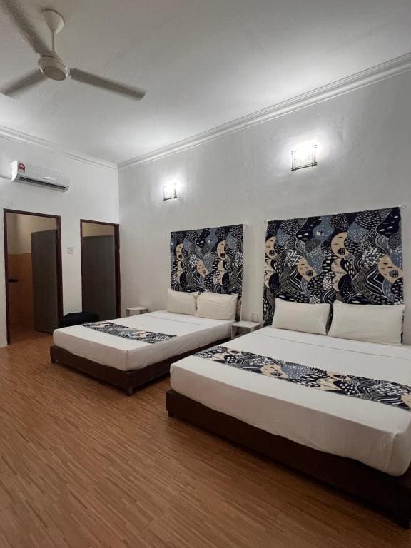 Large Double or Twin Room room - Image 1