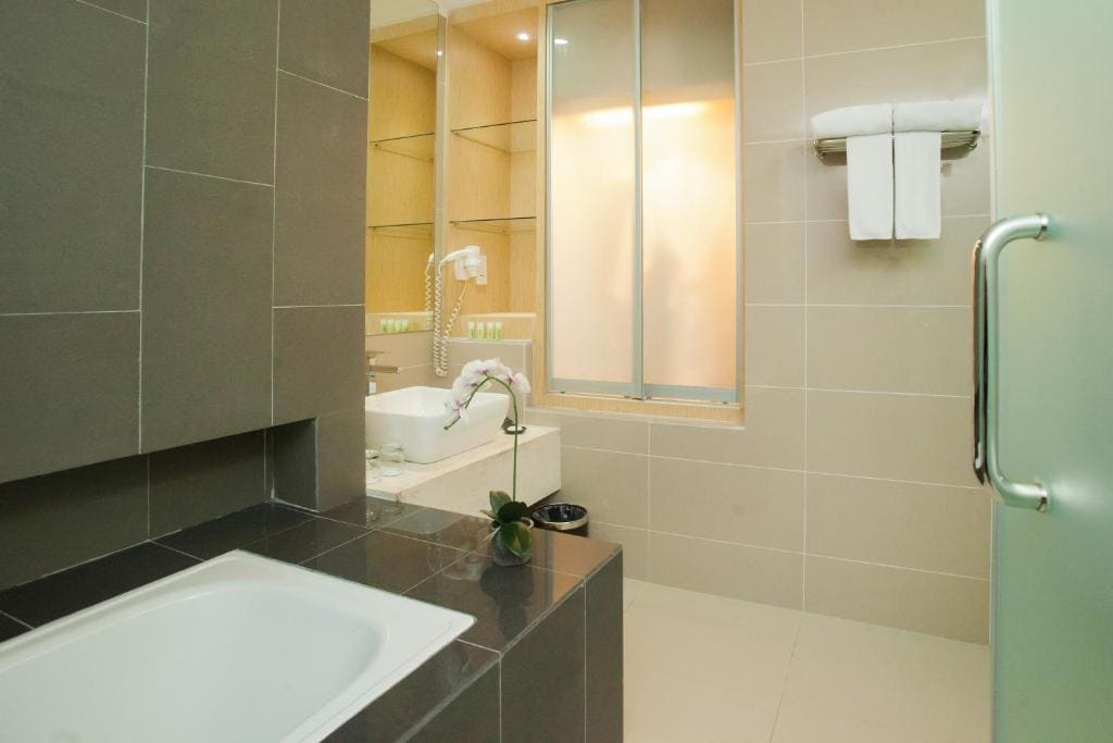 Deluxe Twin Room room - Image 2