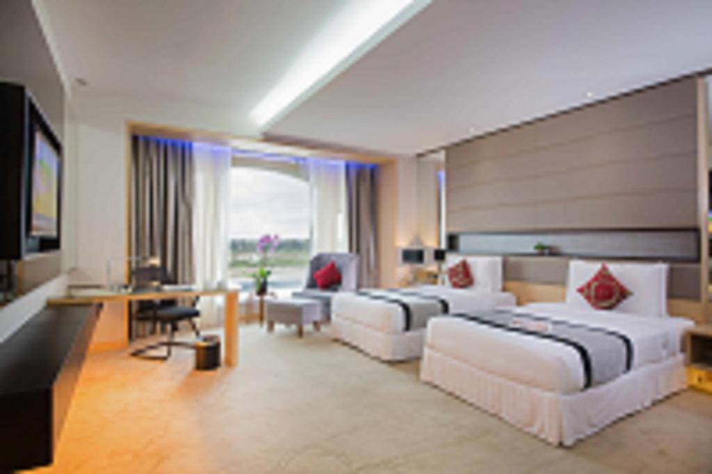 Deluxe King Room room - Image 3